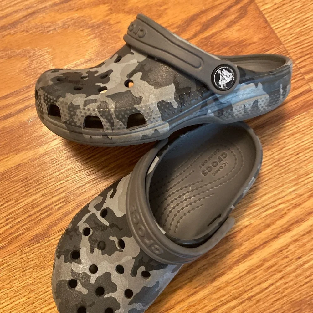CROCS Kids Camouflage Clogs - Picture 4 of 5
